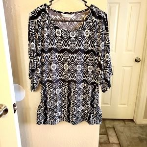 Nice Peter Nygard blouse.